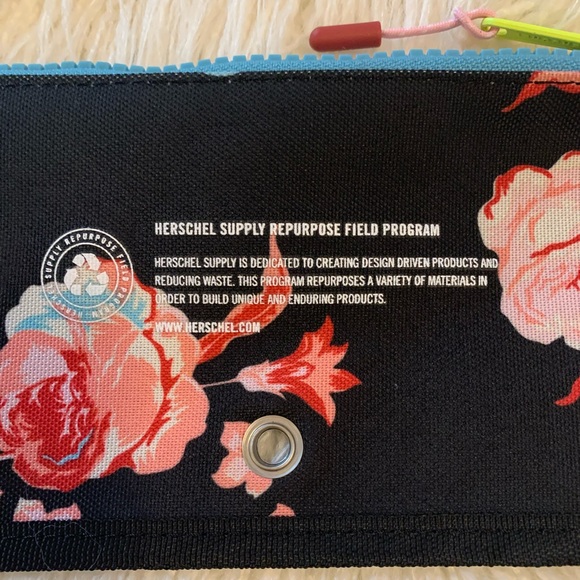 Herschel Repurpose Floral Binder Case - Picture 8 of 14
